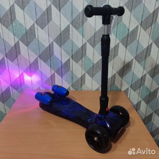 Самокат детский новый