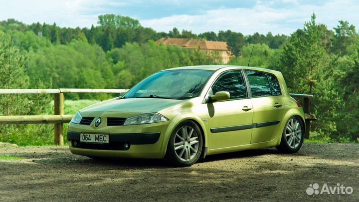 Заднее стекло на Renault Megane II Установка 1ч