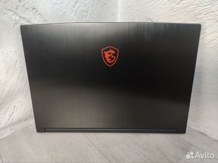 15.6 Игровой ноутбук MSI GF63 Thin 11UC-1483XRU на