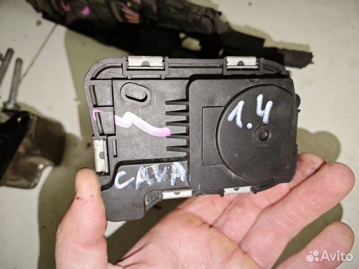 Блок дроссельной заслонки Тигуан 1.4 cava