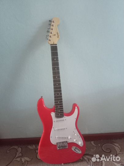 Электро гитара (stratocaster fender squier)