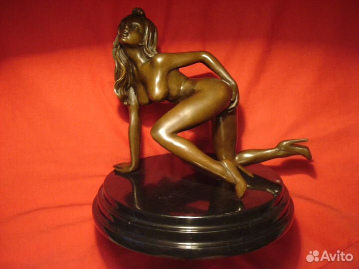 Эротика Бронза Голландия Обнаженная ласки Девушка
