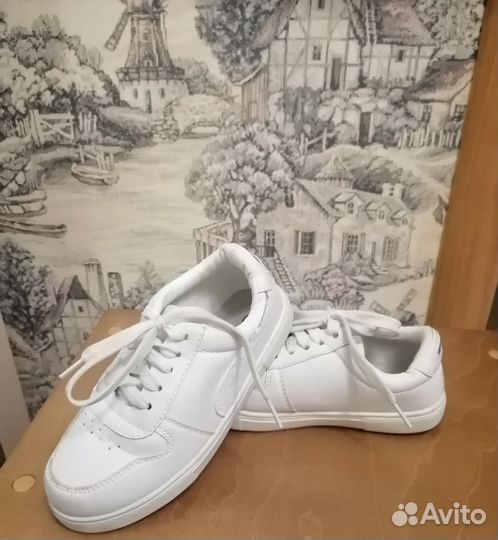 Кроссовки детские