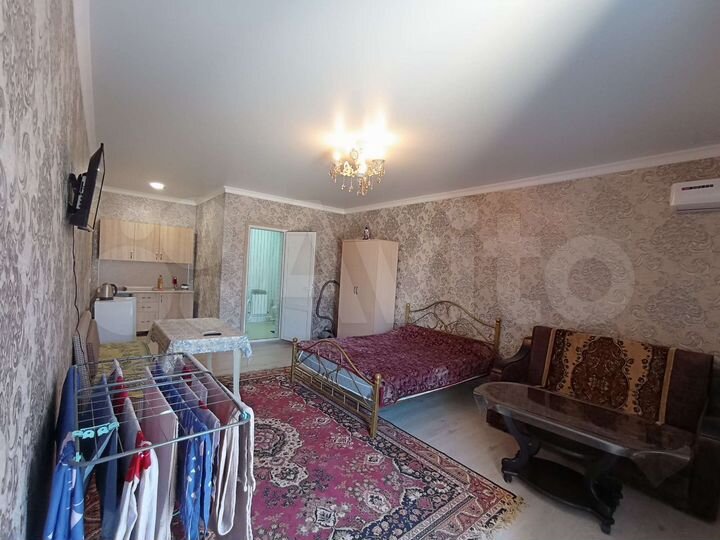 Комната 38 м² в 3-к., 1/2 эт.