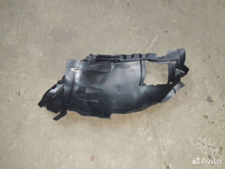 Подкрылок Mercedes ML W166