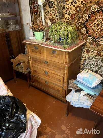 Старая мебель подойдет для дачи