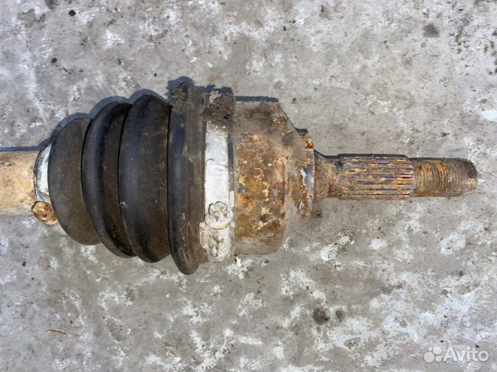 Привод правый Peugeot 206 2B TU3A 2006