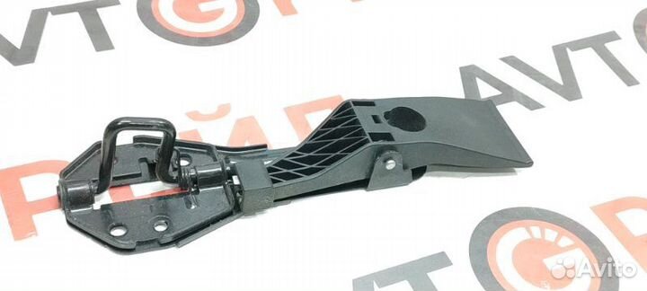 Замок капота Audi A6 4G CGW 18.04.2011