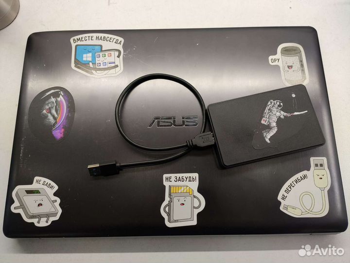 Наклейки стикеры на ноутбук