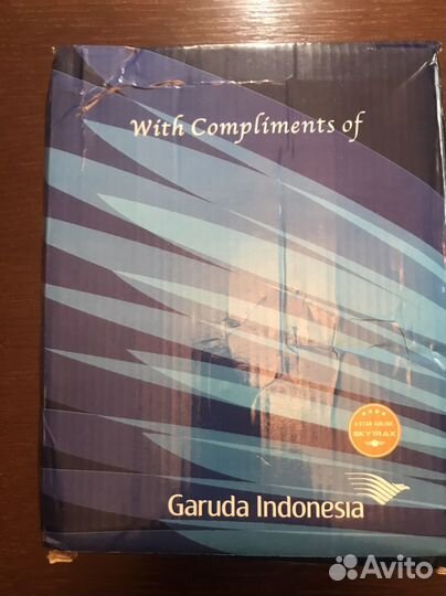 Модель самолета 1 400метал Boeing777-300