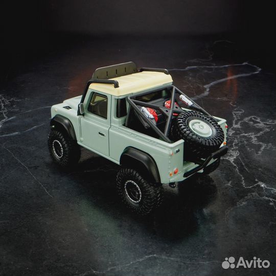 Hot wheels elite64 land rover defender 90