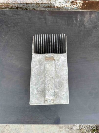 Совок для сбора ягод