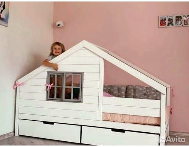 Детская кровать с бортиком