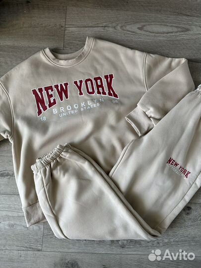 Спортивный костюм женский