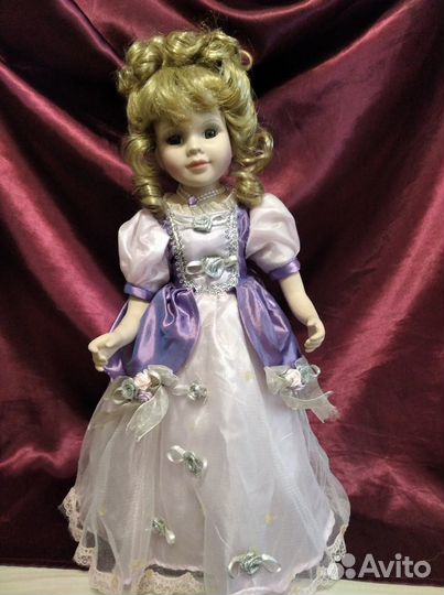 Кукла фарфоровая коллекционная