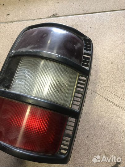 Митсубиши паджеро Монтеро 2. Фонарь задний правый