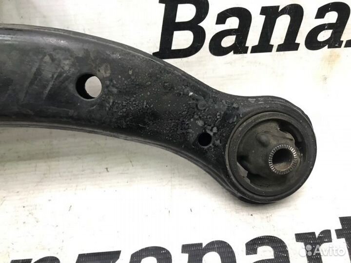 Рычаг передней правый Toyota Camry 40