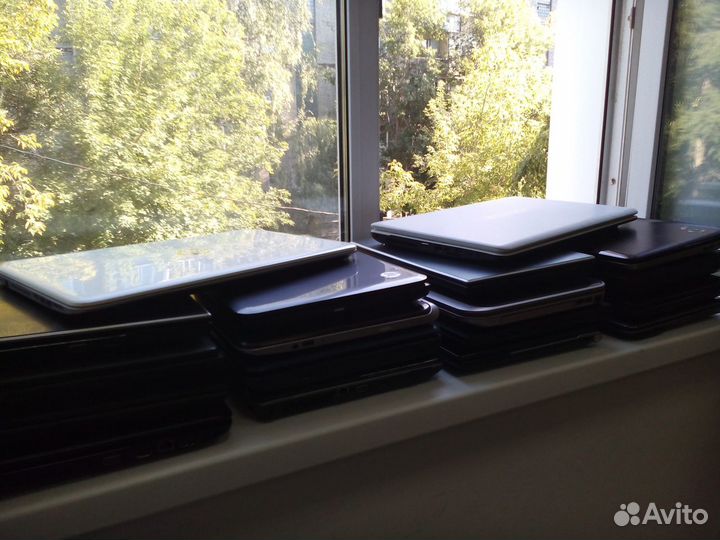 Ноутбуки Продаются в Связи с Закрытием Офиса