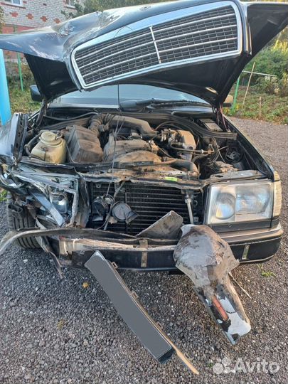 Mercedes-Benz E-класс 2.2 AT, 1994, битый, 293 000 км