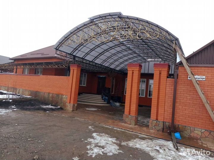 Навесы кованные из поликарбоната