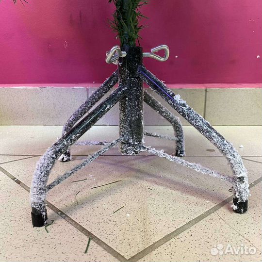 Елки искусственные заснеженные