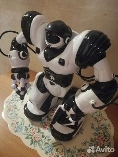 Робот WowWee Robosapien