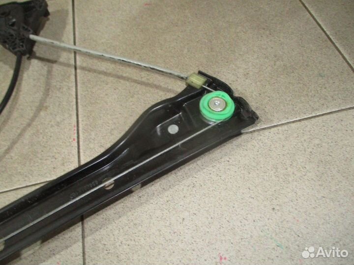 Стеклоподъемник задний правый VW Polo Sedan