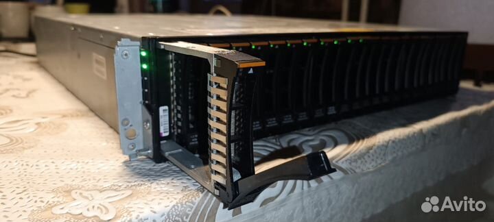 Контроллер IBM Storwize 3700 SFF 6099-24C