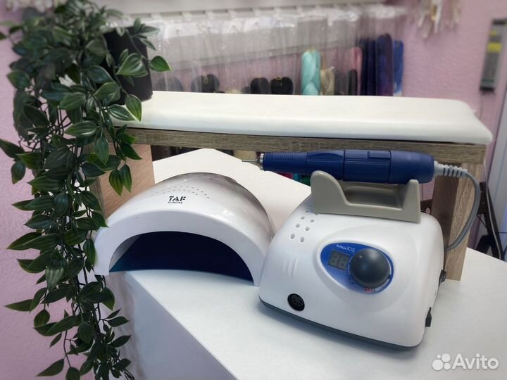 Мощный аппарат, лампа Sun и подставка маникюрная