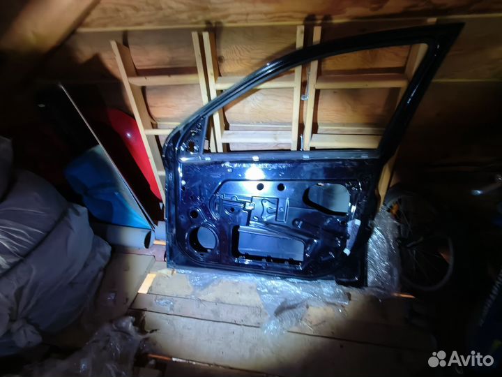 Дверь передняя правая opel astra h (черная)