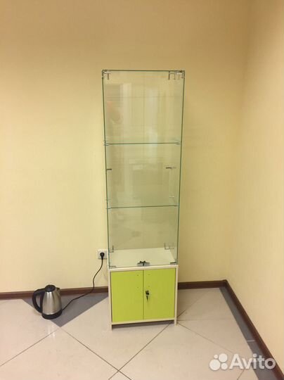 Стеклянная витрина новая