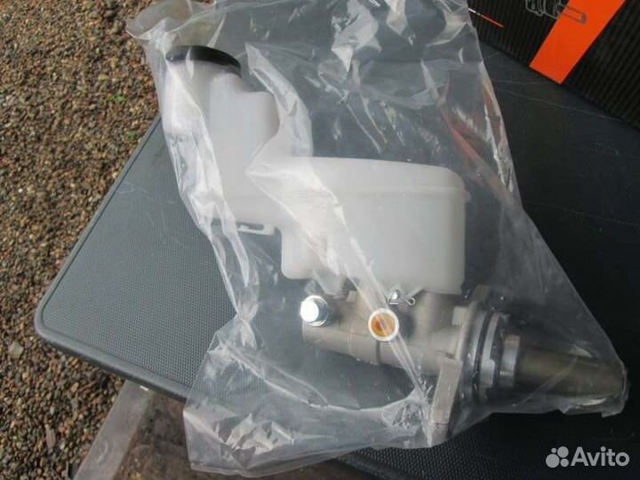 Главный тормозной цилиндр Toyota Camry ACV40