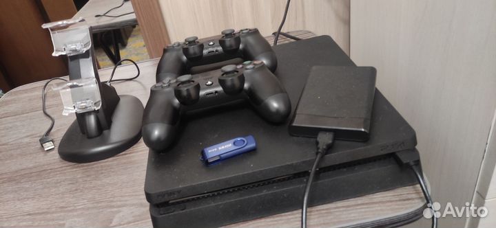 Sony PS4 slim 500 прошитая goldhen9.0