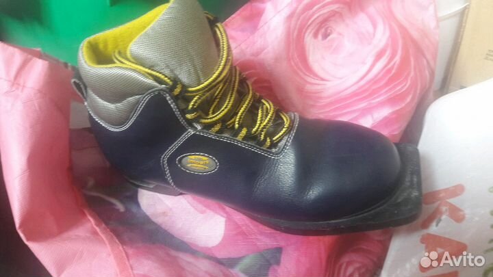 Лыжные ботинки