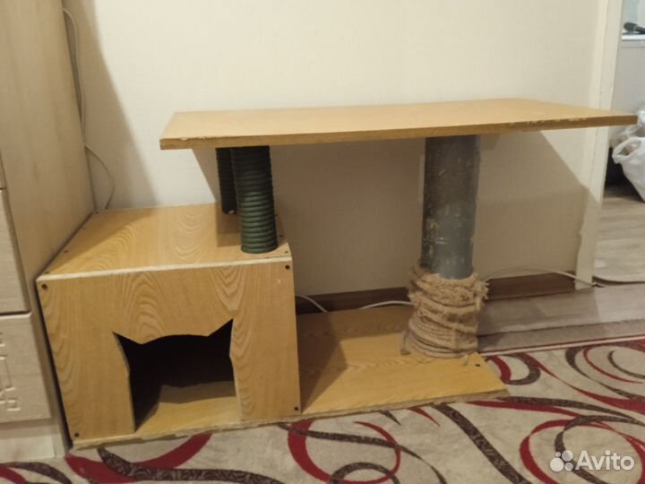 Домик для кошки с когтеточкой бу