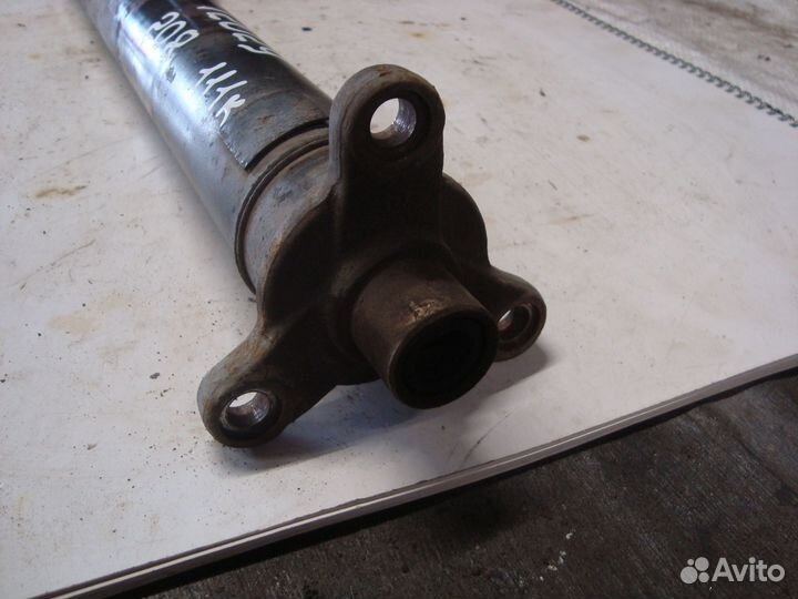 Карданный вал задний C208 M111 A2024107701