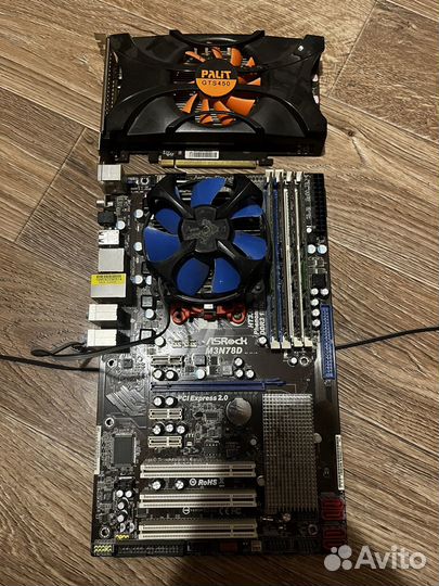 Материнская плата с процессором и памятью