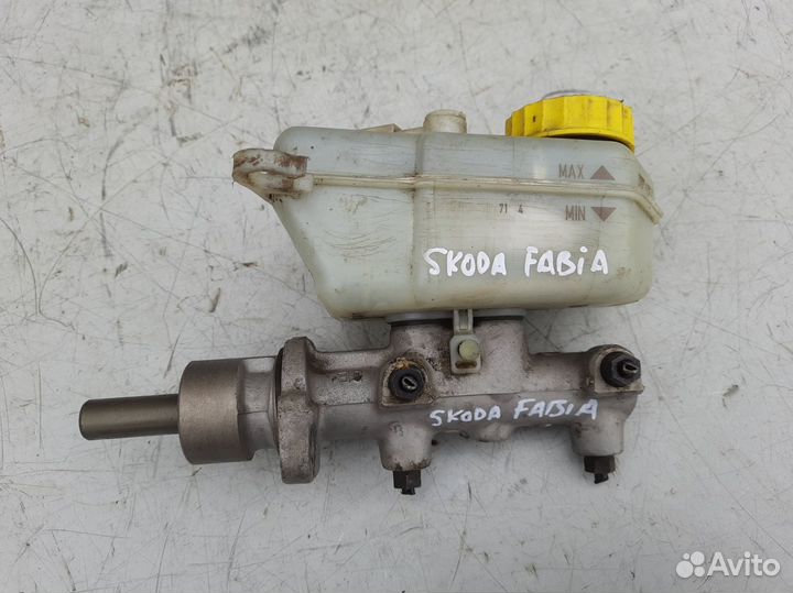 Главный тормозной цилиндр Шкода Фабия