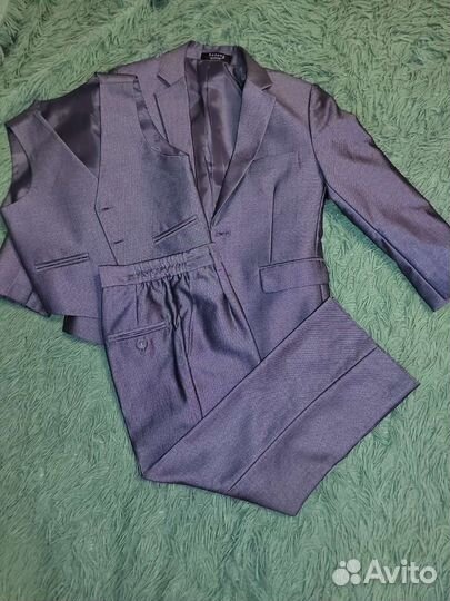 Костюм тройка