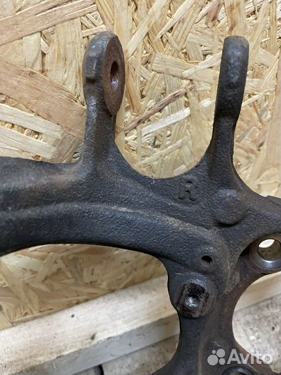 Кулак задний правый Mazda 3 (BM/BN) 2013-2018