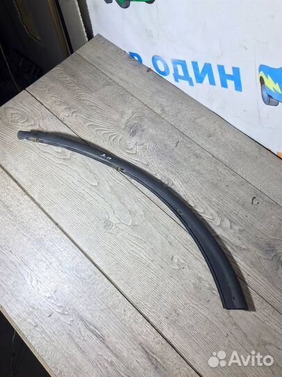 Уплотнитель двери задней правой,левой Land Rover