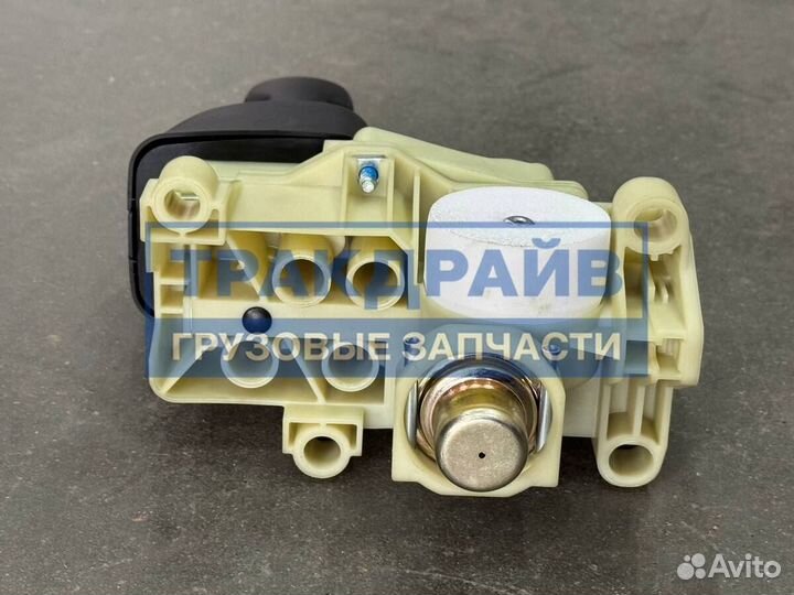 Кран стояночного тормоза Скания 5 серии