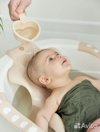 Ванночка для купания с горкой