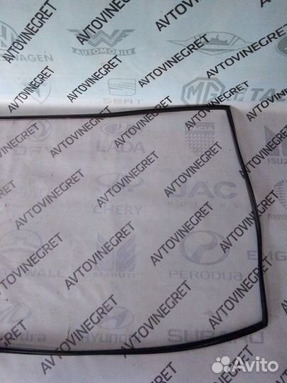Уплотнитель стекла задний Chevrolet Lacetti