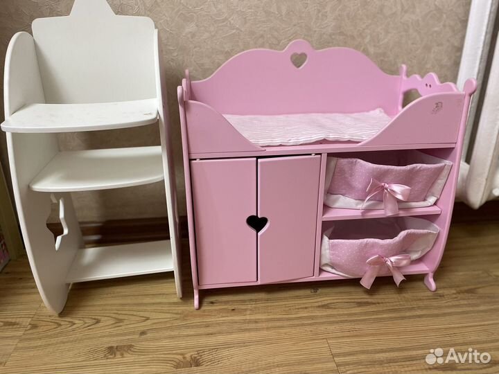 Столик для кормления кукол. Кровать для кукл