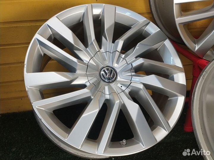 Диски VW R19 J8 5*112 ET28 DIA66.6