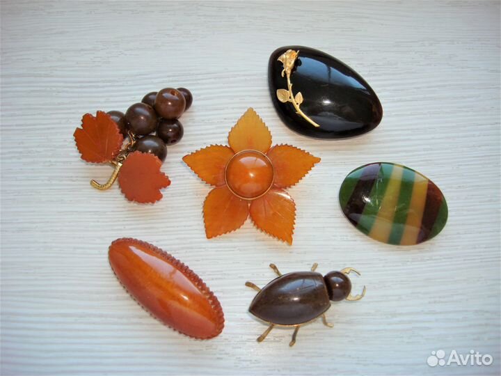 Брошь с янтарем СССР