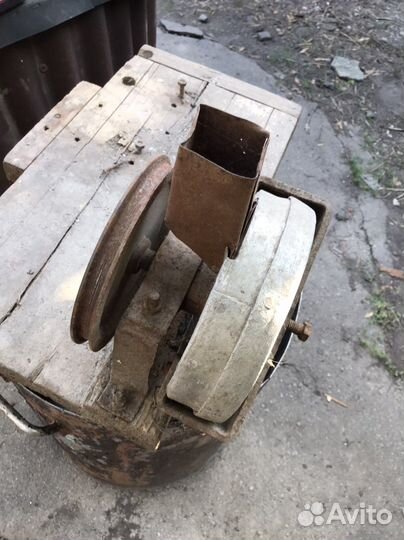 Мельница для зерна бу