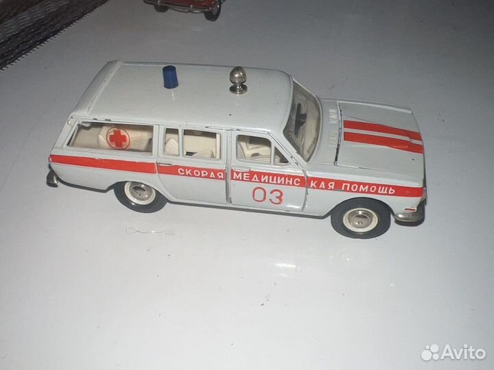 Волга газ 2402 1:43 СССР скорая