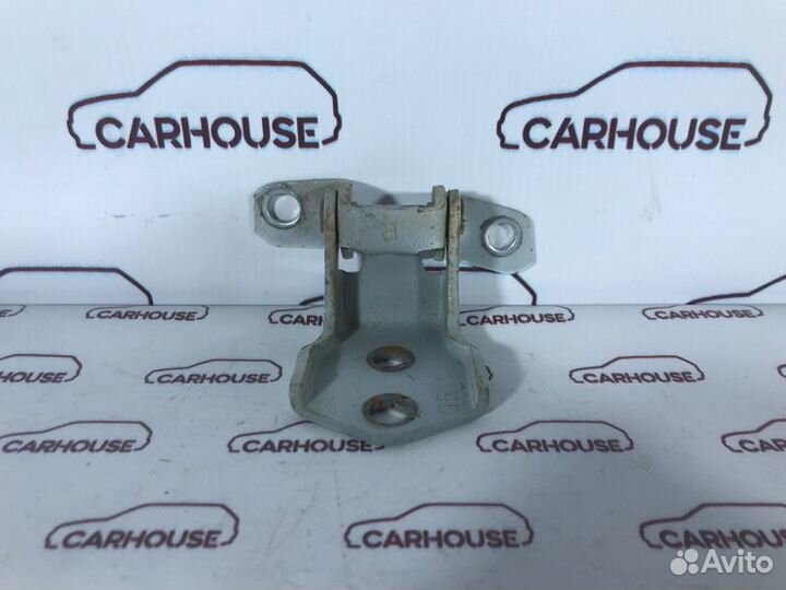 Петля двери передняя правая Mazda 6 GH 2.0 LF 2010